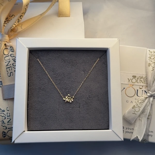 گردنبند گل و پروانه نگینی